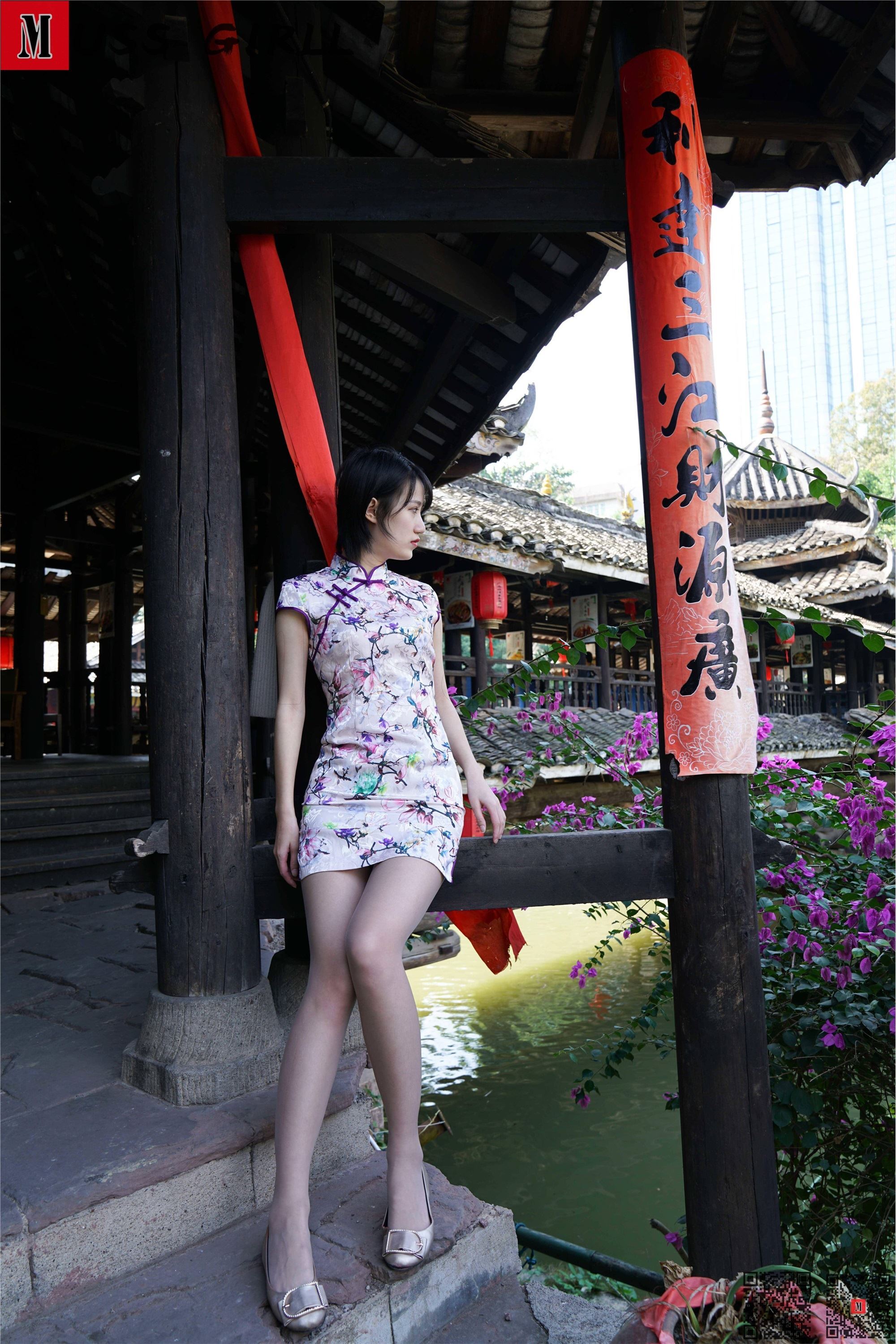 MussGirl慕丝女郎  NO.157 公园凉亭碎花旗袍